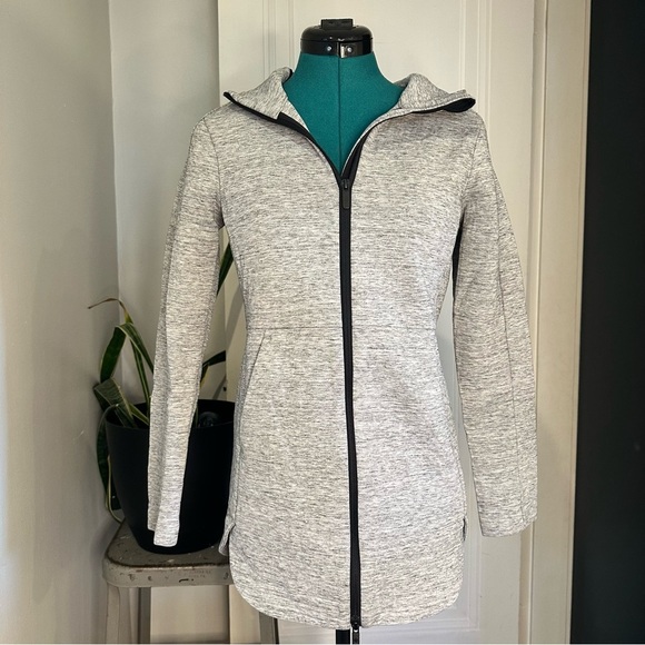 Lululemon • Going Places Hooded Jacket
Heathered Space Dyed Medium Grey size 2 - Picture 1 of 16